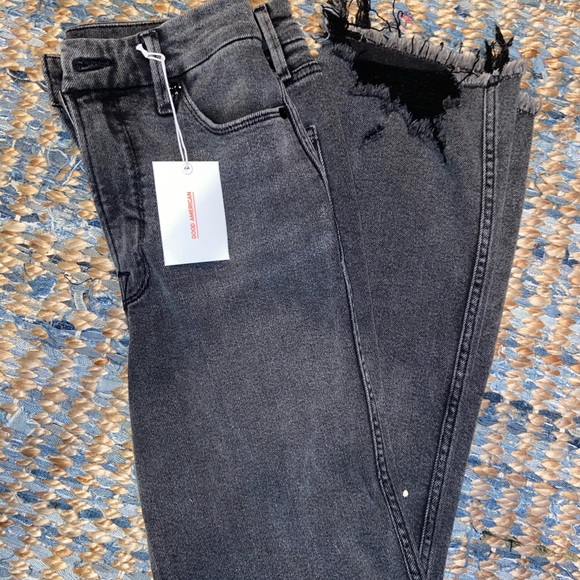 Good American Jeans - Picture 2 of 4